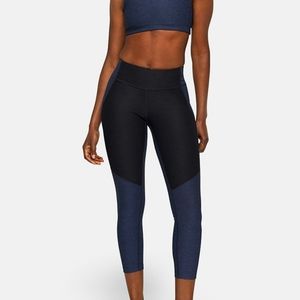 Outdoor Voices 3/4 Warmup Legging (navy/black)
